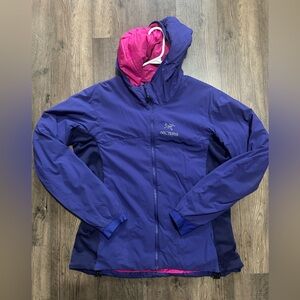 Arc'teryx Womens Atom LT hoodie Color blue